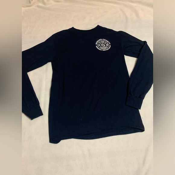 Blue T - Picture 3 of 3